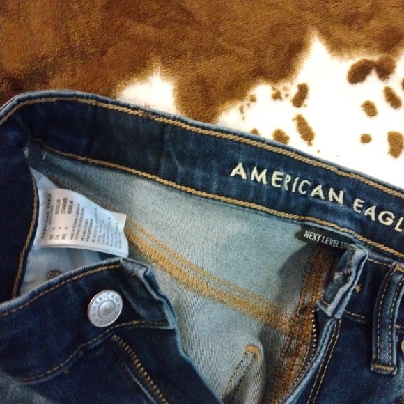 Women's American Eagle Distressed Bell Bottom Flare Jeans - Picture 2 of 7